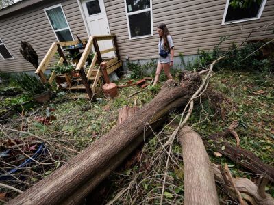 Isaias leaves thousands without power across Florida and Alabama after landfall